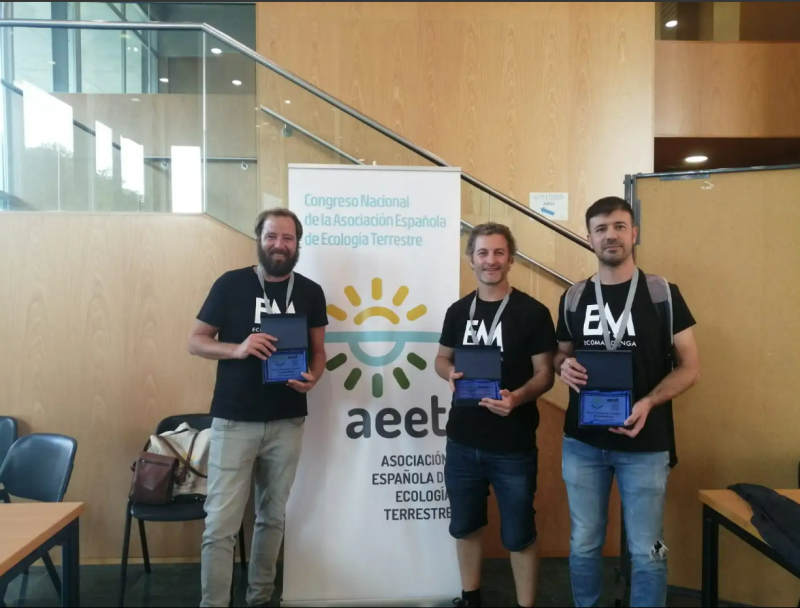Ganadores del premio anual de divulgación científica Ganadores del premio anual de divulgación científica, de izquierda a derecha Daniel Bruno, Tano Gutiérrez y Félix Picazo